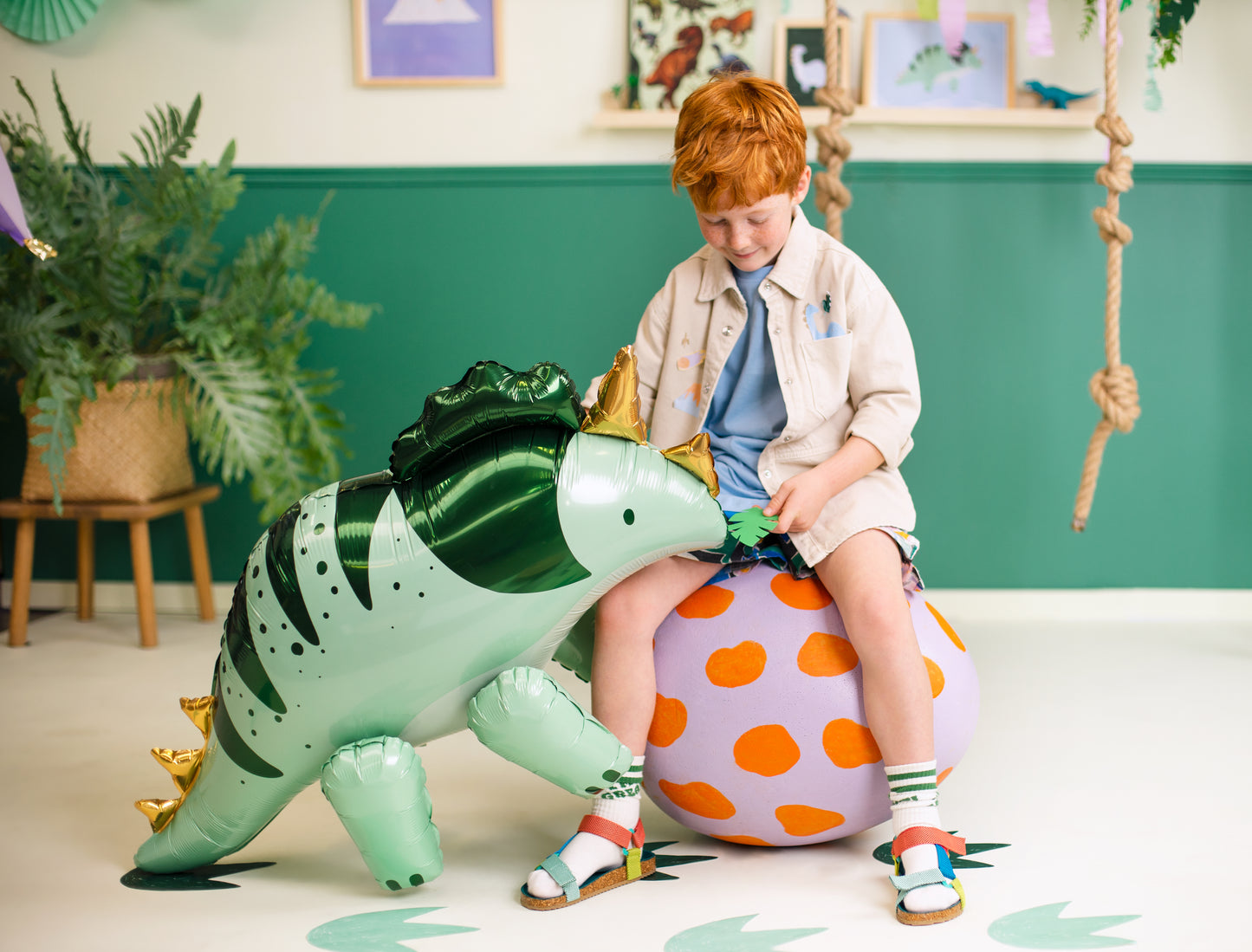 Folienballon Triceratops Dinosaurier stehend